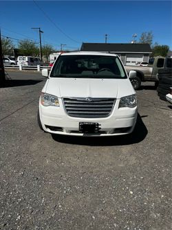 2010 Chrysler Town & Country
