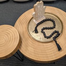 Round Wood Coffee Table + End Table & Decor – Great Condition