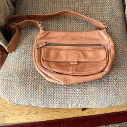 Woman’s Leather Zip Bag