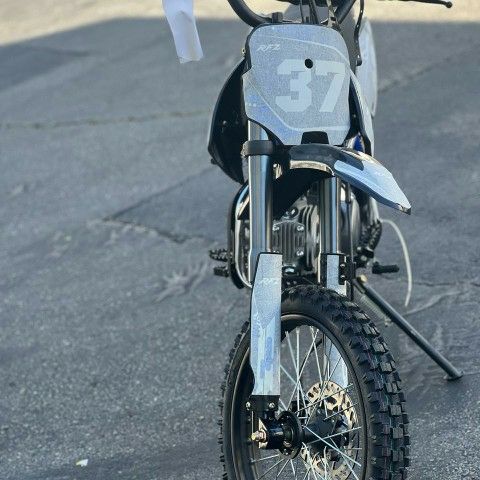 125 CC Dirtbike For Youth & Adults // Financing Available 