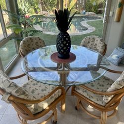 Sunroom Or Patio Wicker Set (9 Pieces)