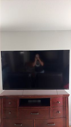 65 inch Vizio Tv & Wall Mount with Samsung sound bar