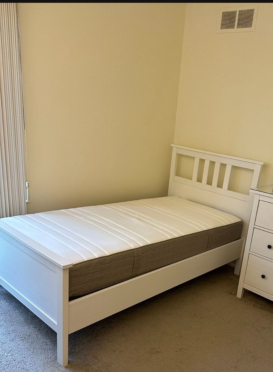 IKEA Hemnes Twin Bed With Mattress