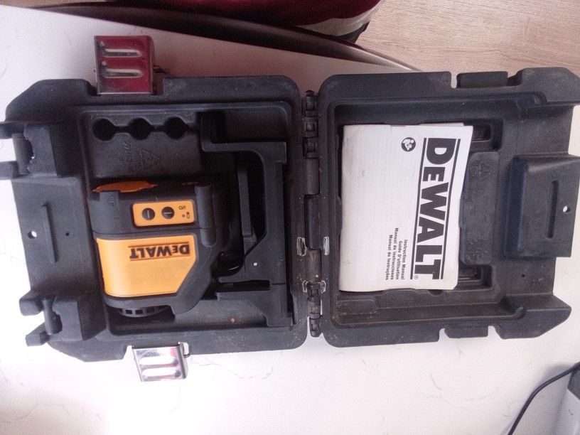 Dewalt 165 Ft. Self Leveling Laser Dw088