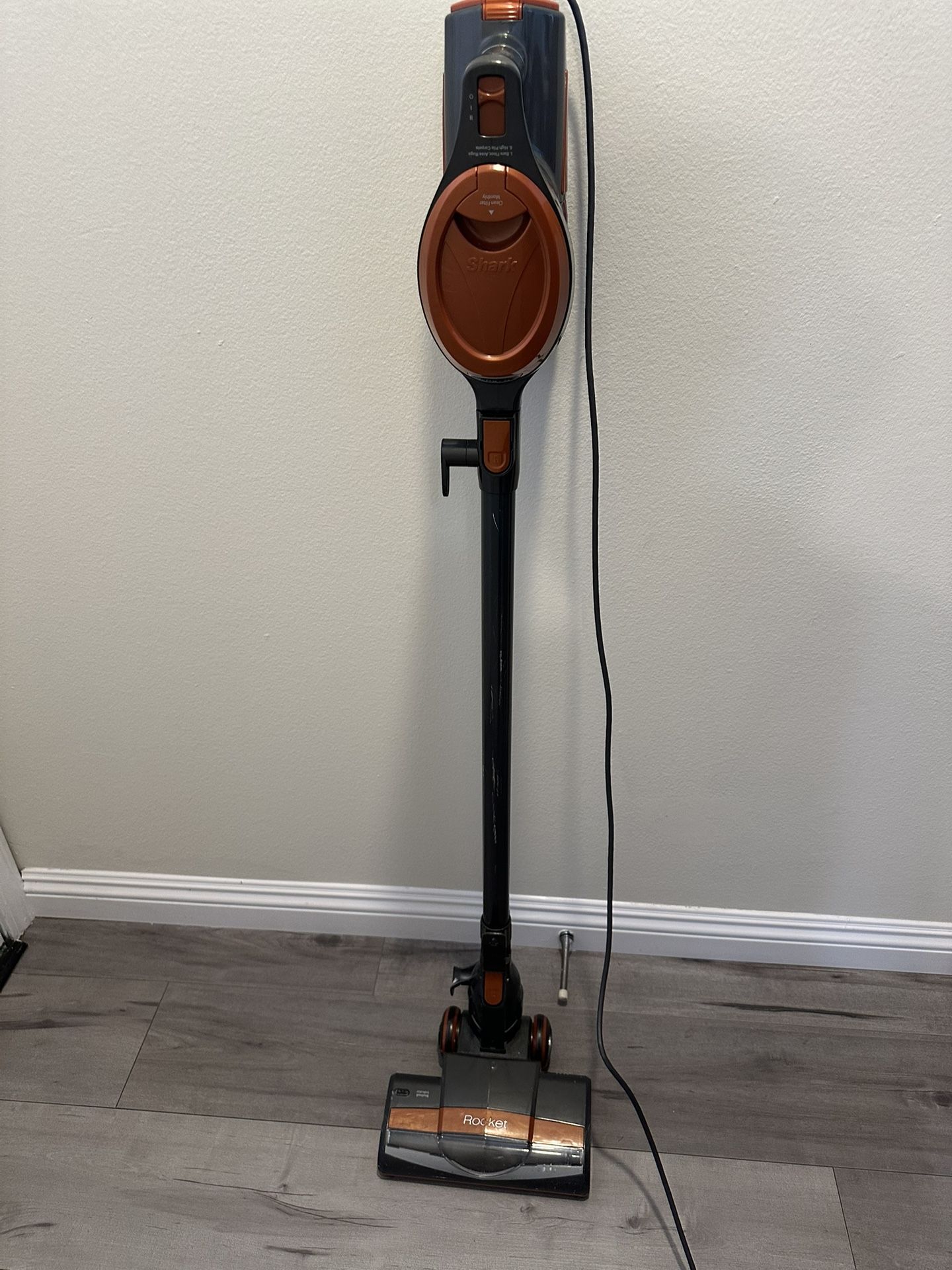 SHARK ROCKET VACUUM W/cord