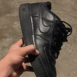 Black air force 1s