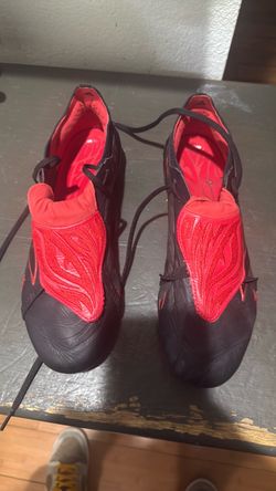 Adidas Soccer Cleats Black and Red 8 1/2