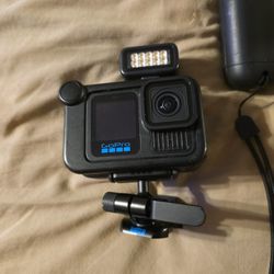 GoPro 13 Extra Battery And Tripod