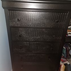 Dresser/chest Of Drawers 