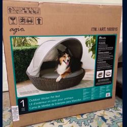 Outdoor Wicker Pet Bed With Sunbrella Cushion And Retractable Sunshade - 3 FOOT X 3 FOOT - ‼️NEW IN LARGE BOX‼️ - Retail $496 With Tax!