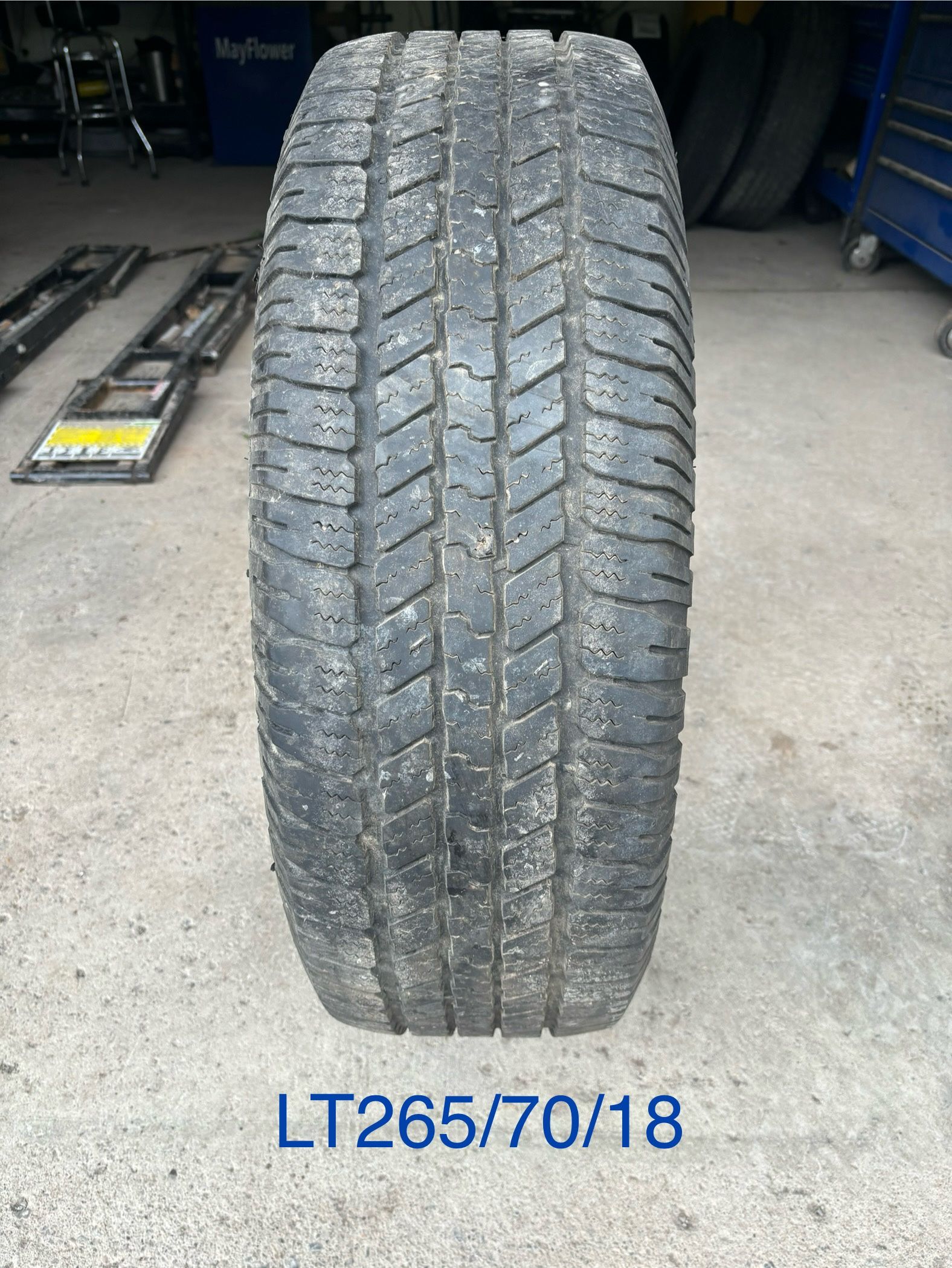 (1) - LT265/70/18 Goodyear Wrangler SR-A Tire