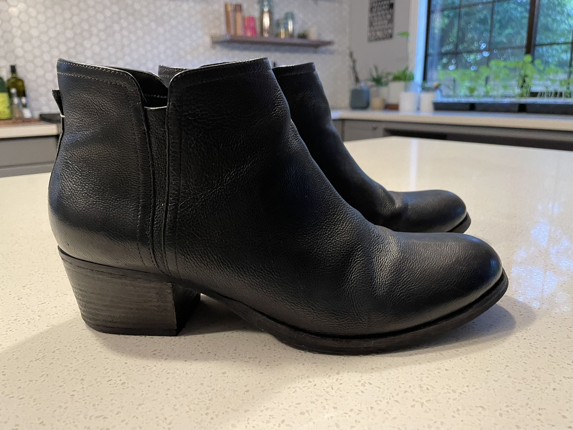 Clarks Artisan Black Leather Ankle Boots