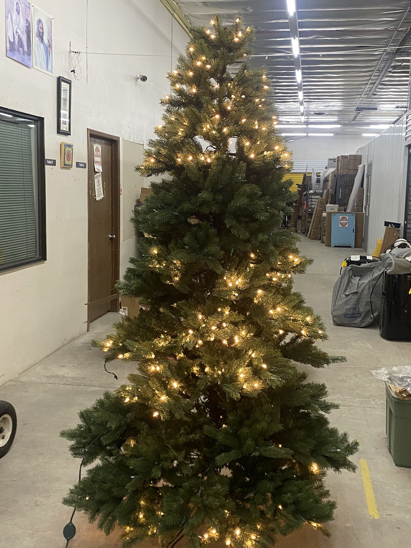 7.5 Foot Christmas Tree Some Lights Don’t Work