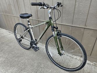 Trek 7100 28" 700c 21-Speed Road / Comfort / Mountain Bike - Adj. Front Shocks - Comfort Seat w Shocks - NEAR NEW! - Light 18" Frame (MSRP $420)