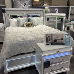 Bobs Furniture Bedset (must Pickup From Storage By 6/23)