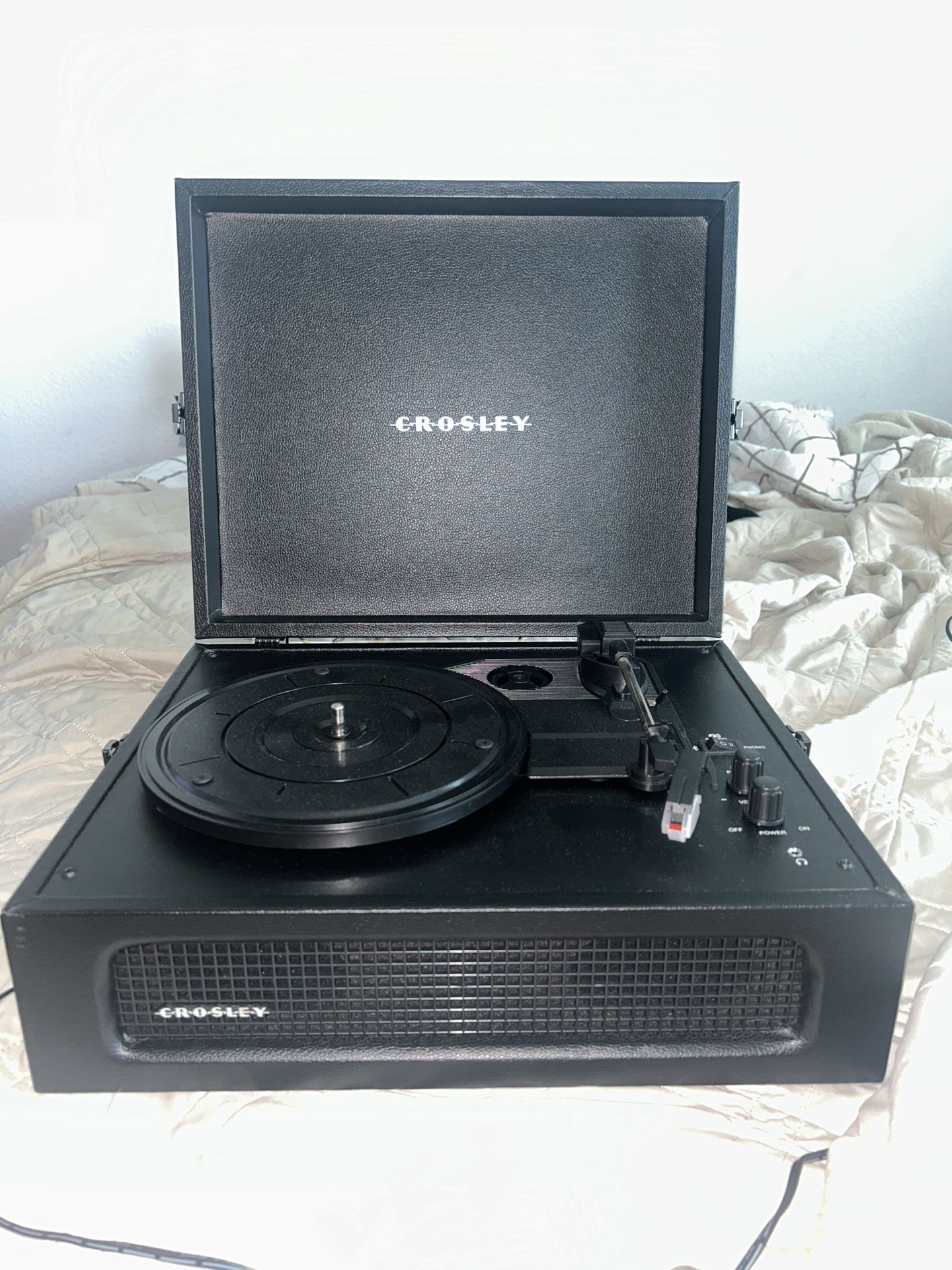Crosley CR8017B-BK Voyager Vintage Portable Turntable - Black