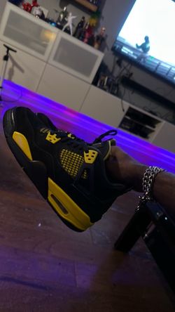 Jordan 4s Size 7y US