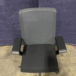 Haworth Very Desk Chair! Multiple Available! We Also Have Standing Desks Available!