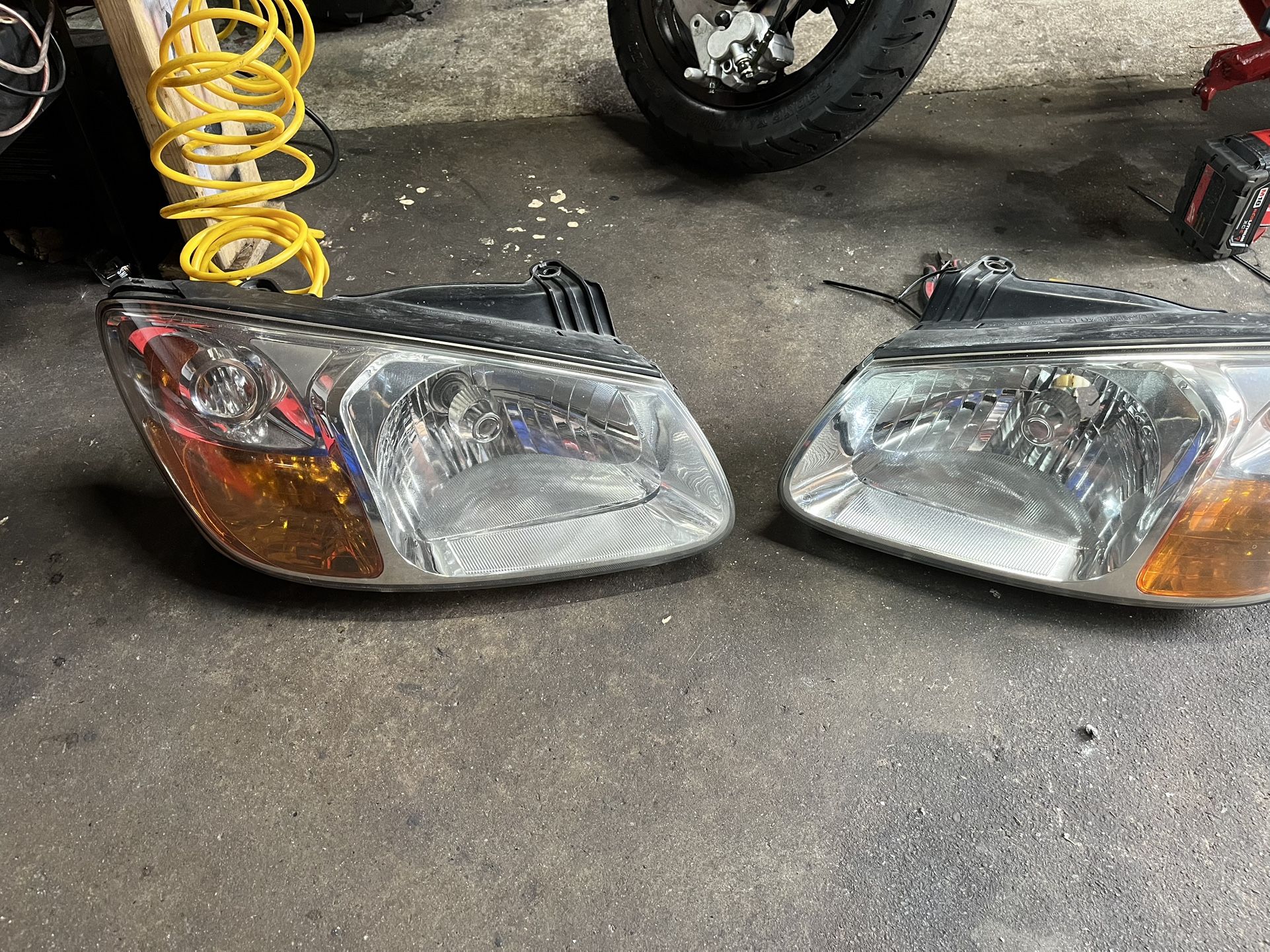 Headlights Kia Spectra