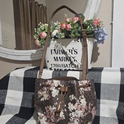 Calvin Klein Cros sbody  Like New 