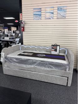 Daybed Twin/Twin. 🚚WE DELIVER🚚