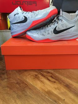 Nike zoom hyperquickness sz 9 basketball shoes