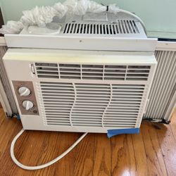 GE 5050 BTU Air Conditioner 