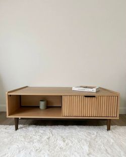 Mid-Century Modern Fluted Wood Coffee Table / TV Stand 🛒