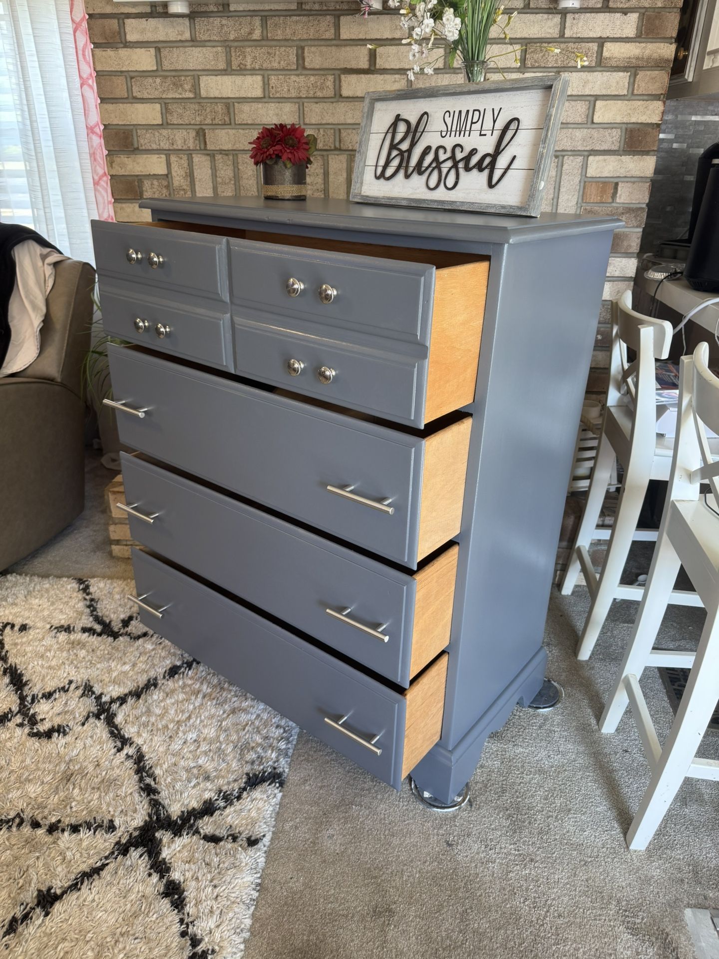 ✨✨ BEAUTIFUL GRAY SOLID WOOD 4 DRAWER DRESSER BY BASSETT ✨✨