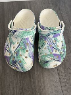 Marble Crocs