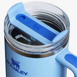 Stanley The 40oz Quencher H2.0 Flowstate™ Tumbler in Cornflower Gloss