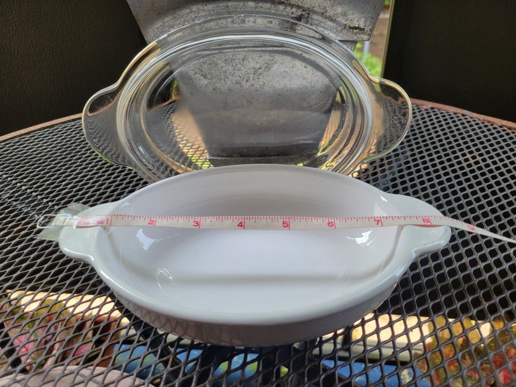 Vintage Corning Ware Glass White 400ml Oval P-14-B Dish w/Pyrex Clear P-14-C Lid Like New See Pics.