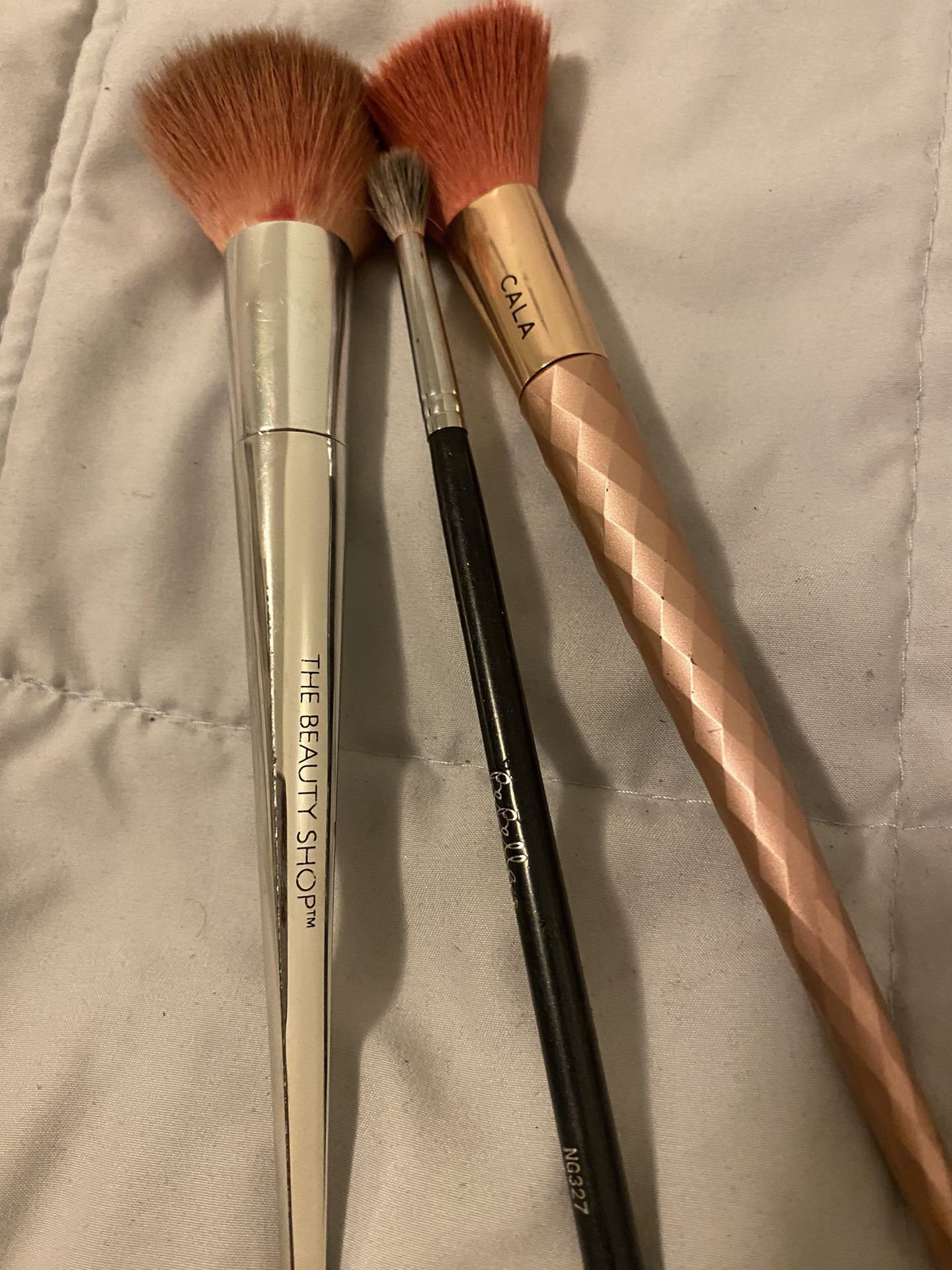 3 Random Brushes 