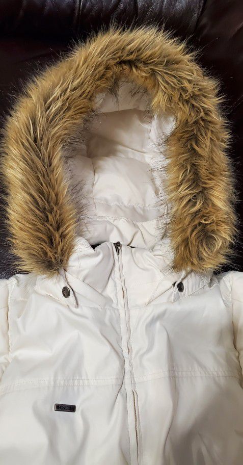 womens XL Columbia winter vest detachable fur hood cream