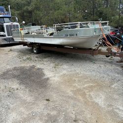 18FT Boat For Sell As-is) W/ Trailer 
