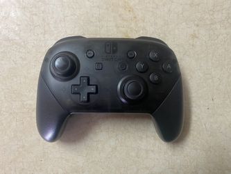 NINTENDO SWITCH PRO CONTROLLER