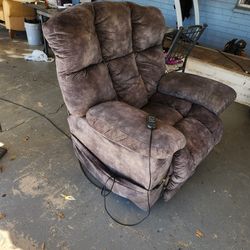Catnapper Power Lift Recliner
