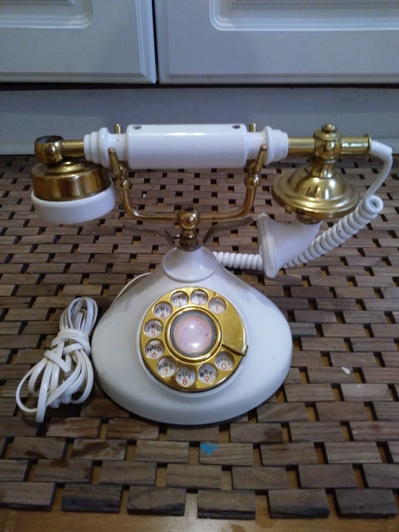 Vintage RADIO SHACK Model # 43 326 French Style Princess Rotary Phone White And Brass
