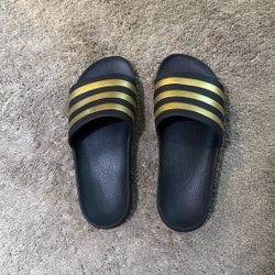 Women’s Adidas size 8 1/2