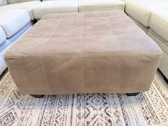 Center ottoman for sale (hardly used for 2 months)