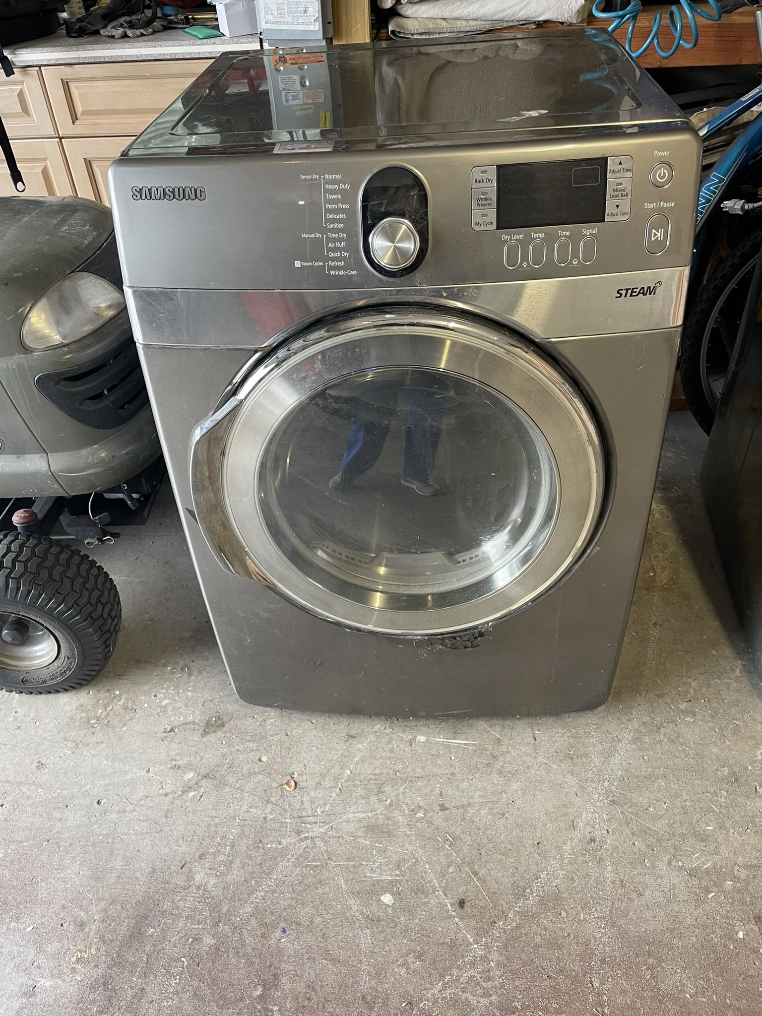 SAMSUNG Electric Dryer With Steam Cycles