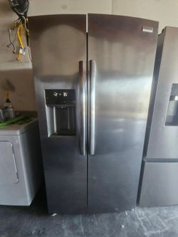 Side by side refrigerator Frigidaire gallery