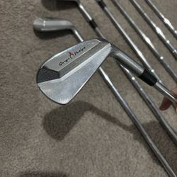 Blade Golf Clubs 