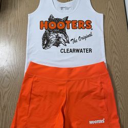 New Women’s Hooters Girl Uniform Tank And Shorts From Clearwater Florida Size Small 