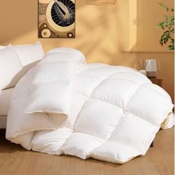 Brand New Queen Down Feather Comforter Hotel Collection Medium Warmth