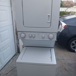 Washer And Gas Dryer  Stackable 