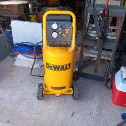 15 Gallon Dewalt Compressor 