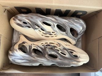 Yeezy Foam MX Cream Clay Size 10