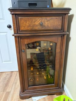 Solid wood wine cellar