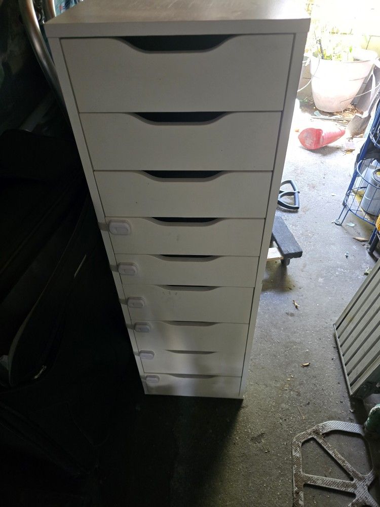 Dresser White 9 Drawers 45 H 14 1/2 W 19 D